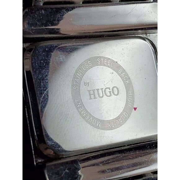 HUGO Quartz Red Y2k Big Statement Square Stainless Steel Cuff Ladies Watch - Picture 7 of 8